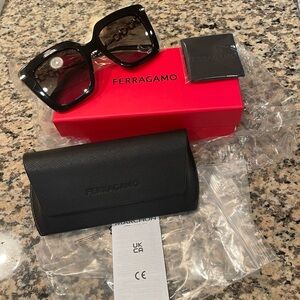 NIB Auth Salvatore Ferragamo SF1041S Grey Gradient Butterfly Sunglasses Ret $360
